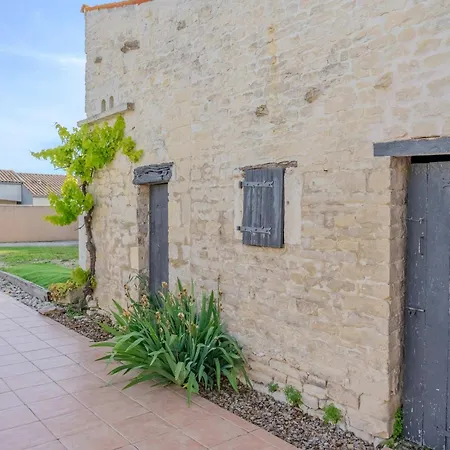 The Of The Whispers Of The South-west Villa *