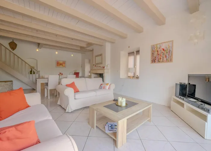 The Of The Whispers Of The South-west * Villedoux