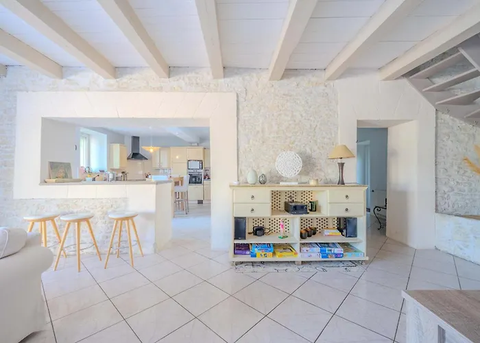 The Of The Whispers Of The South-west Villedoux