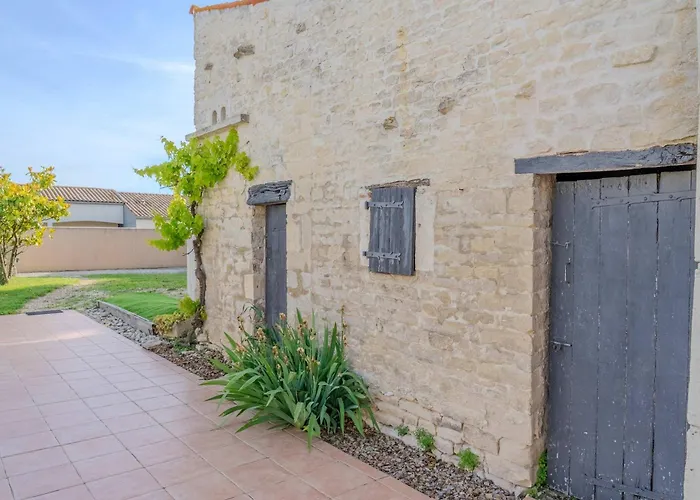 The Of The Whispers Of The South-west Villa *